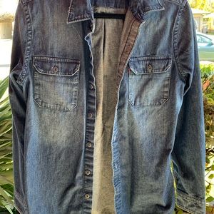 Levi’s Men’s Buttondown